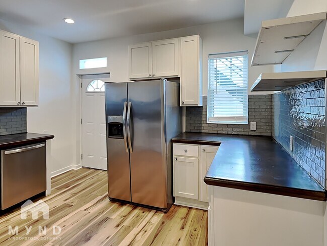 Foto del edificio - 329 Woodland Ave