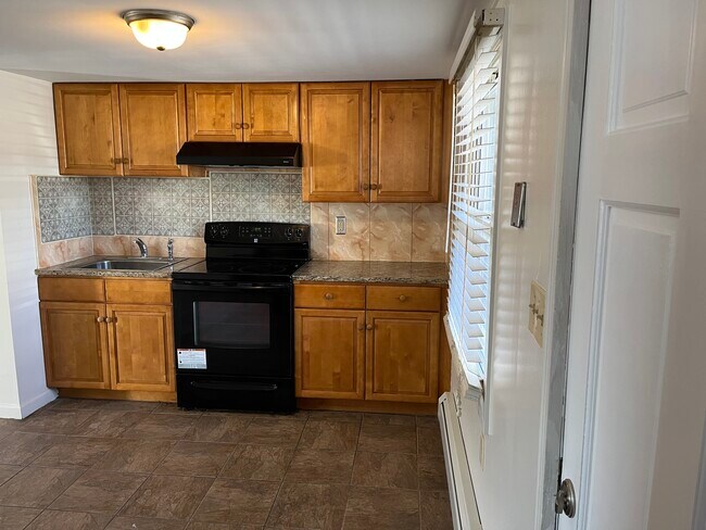 Building Photo - 805 Rhoads Alley