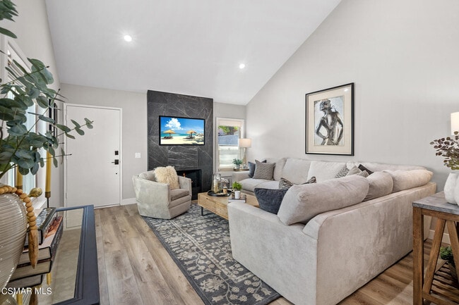 Building Photo - 839 Via Colinas