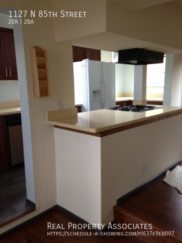 Foto del edificio - 1127 N 85th St