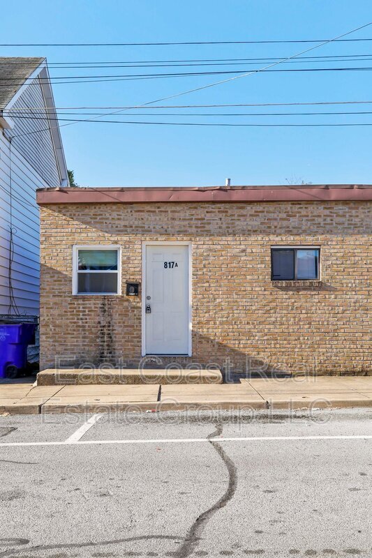 Primary Photo - 817 Dale St