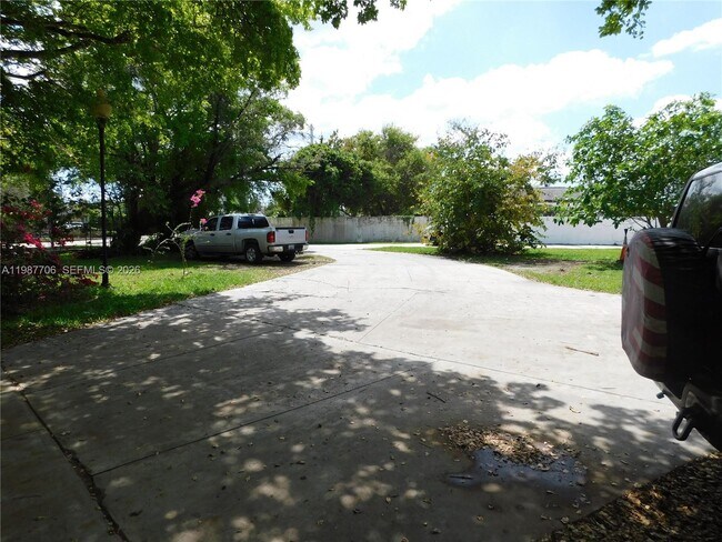 Foto del edificio - 6700 SW 97th Ave