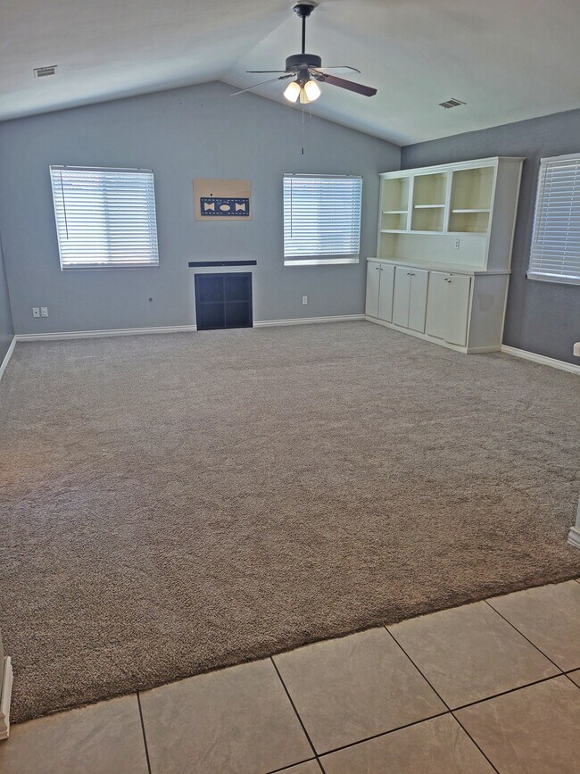Building Photo - 45414 Clubhouse Dr