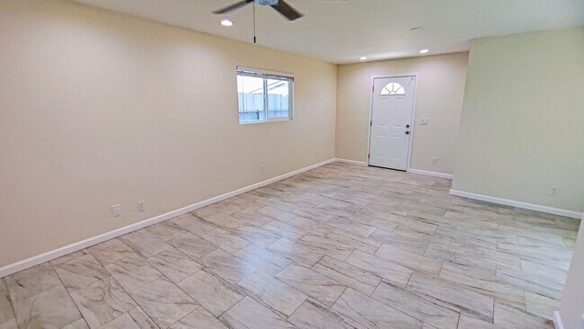 Foto del edificio - Newly Remodeled 3 Bedroom 2 Bath with Swee...