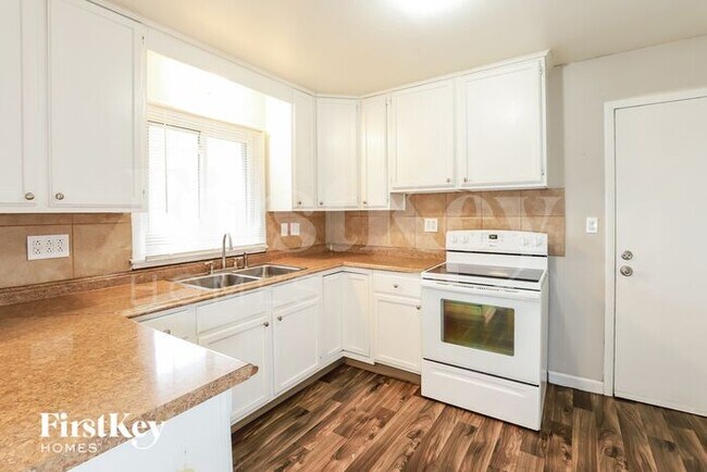 Foto del edificio - 6311 N Lenox Ave