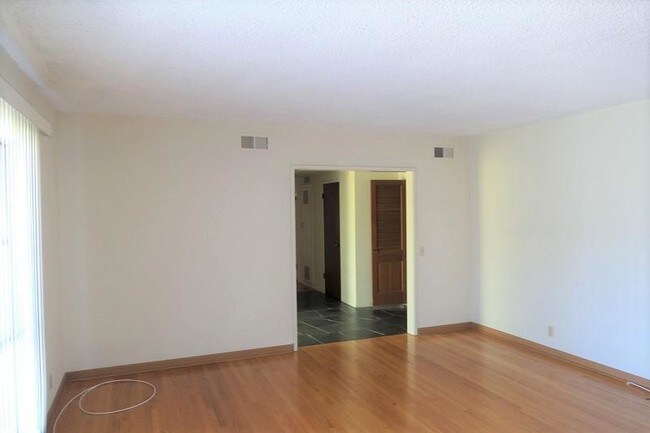 Building Photo - 158 W Santa Anita Terrace
