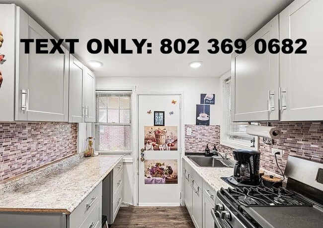 Foto del edificio - 812 65th Ave W