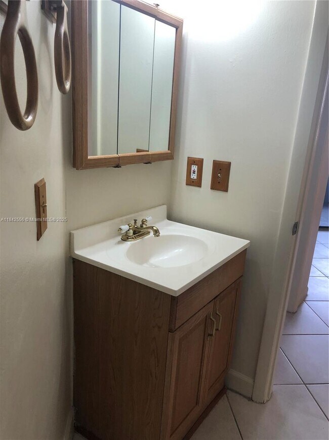 Foto del edificio - 8205 SW 152nd Ave
