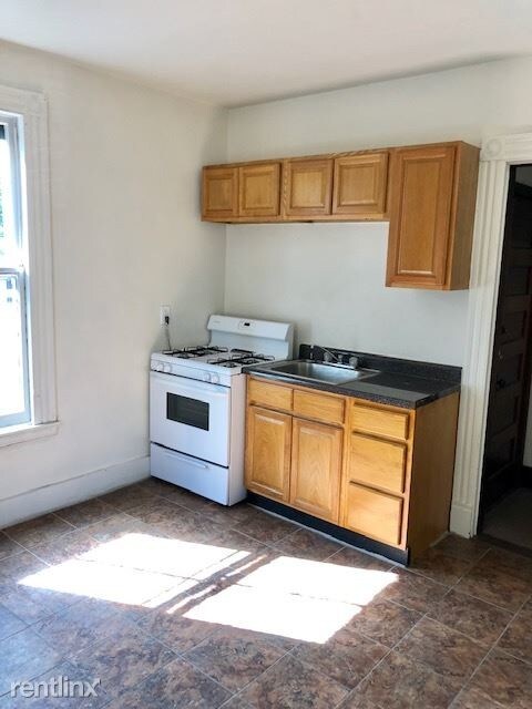 Foto del edificio - 2 br, 1 bath  - 222 Sherman Ave Unit 2