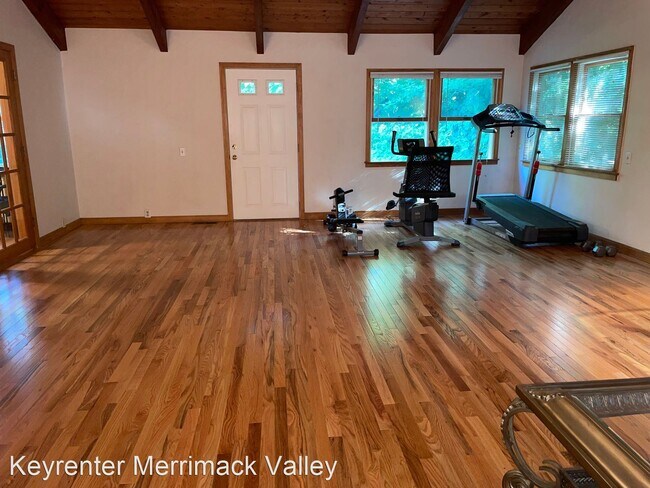 Building Photo - 3 br, 2 bath House - 3 Crown Road
