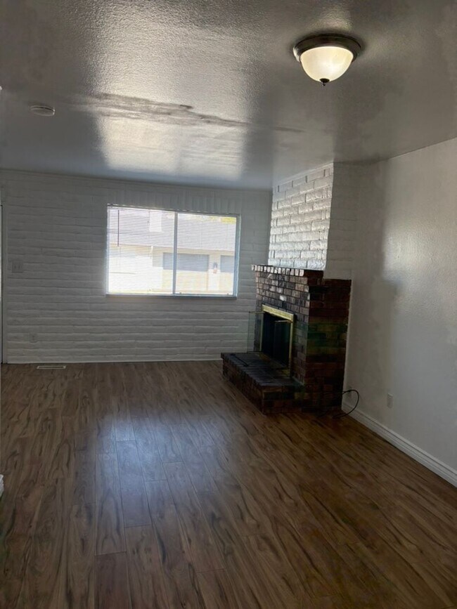 Foto del edificio - Cozy 2-Bedroom Duplex for Rent!