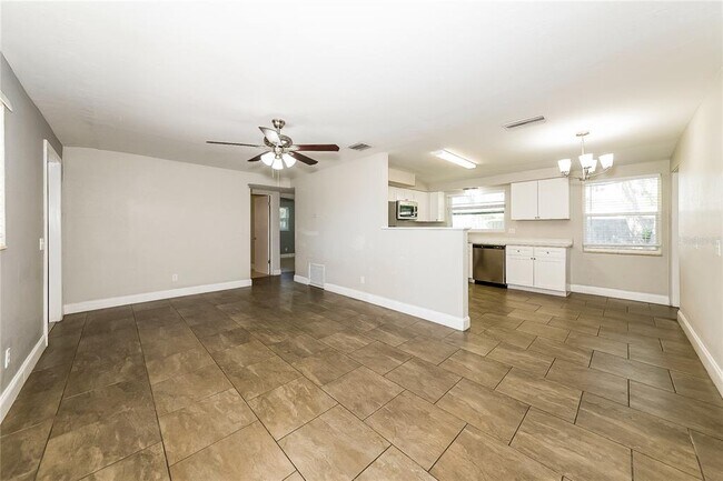 Foto del edificio - 5820 21st St W