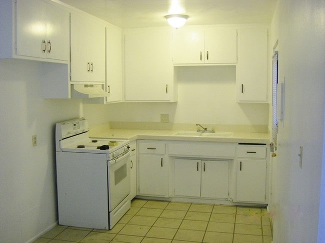 Kitchen - Park Place Apartments