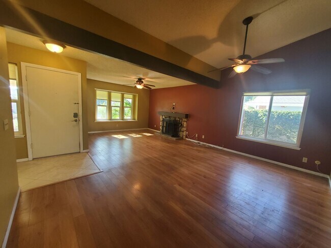 Foto del edificio - Single Family and Single Story Beautiful H...