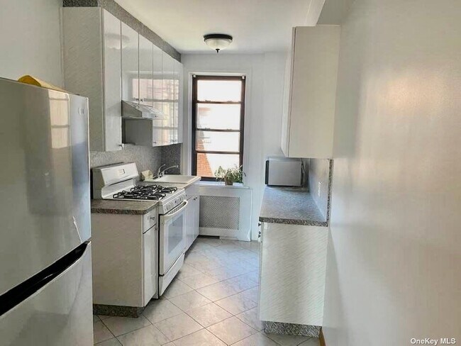 Foto del edificio - 1620 E 2nd St