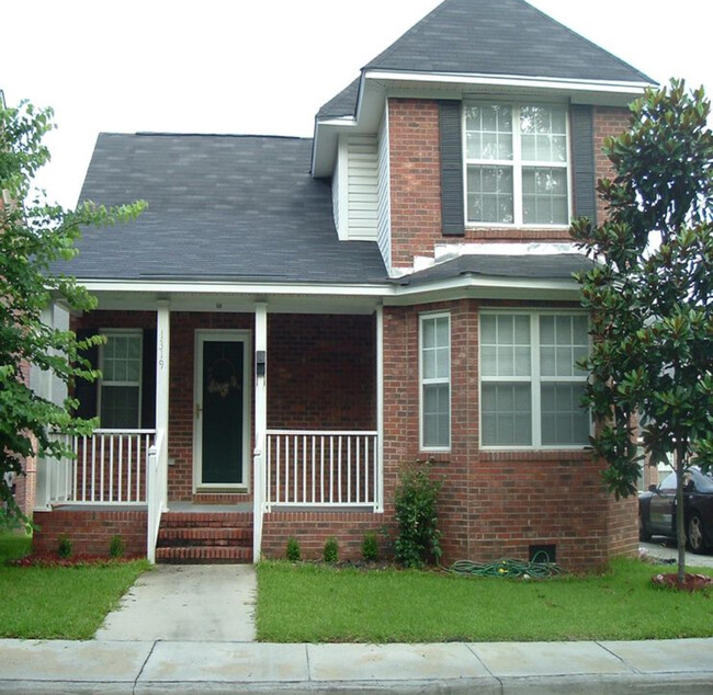 Building Photo - 1319 Melrose Heights St