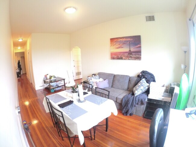 Foto del edificio - 1463 Beacon St