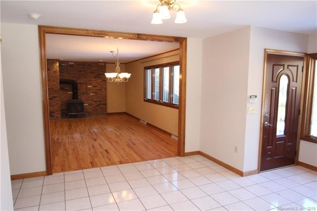 Building Photo - 251 Hattertown Rd