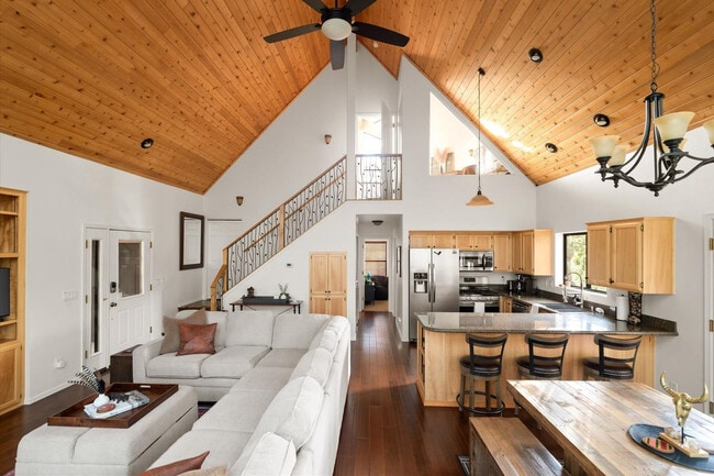 Foto del edificio - 2373 W Mountain Laurel Rd