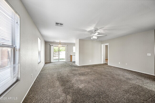 Foto del edificio - 625 S Heritage Dr