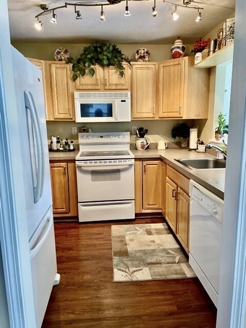 Building Photo - 112 Weatherstone Dr