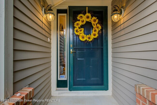 Foto del edificio - 180 Woods End Dr
