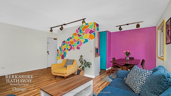 Foto del edificio - 426 W Barry Avenue