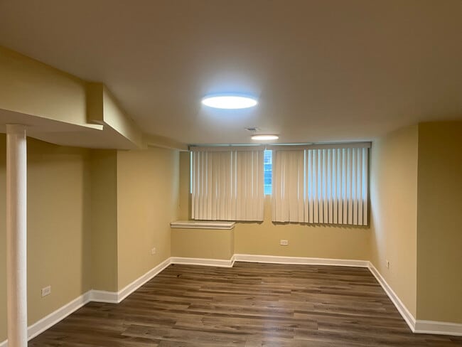 Building Photo - 8110 S Langley Ave