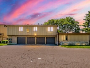 Building Photo - 41562 Bedford Dr