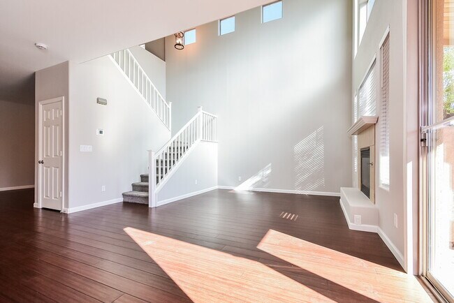 Foto del edificio - 8307 Amtrak Express Ave