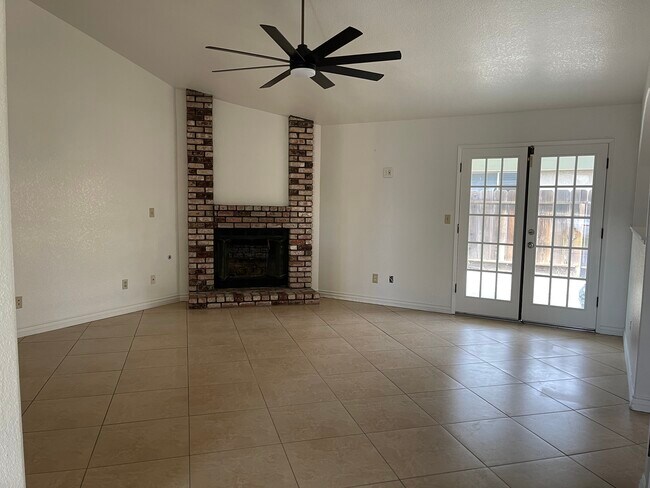 Foto del edificio - 1691 Yorktown Ct