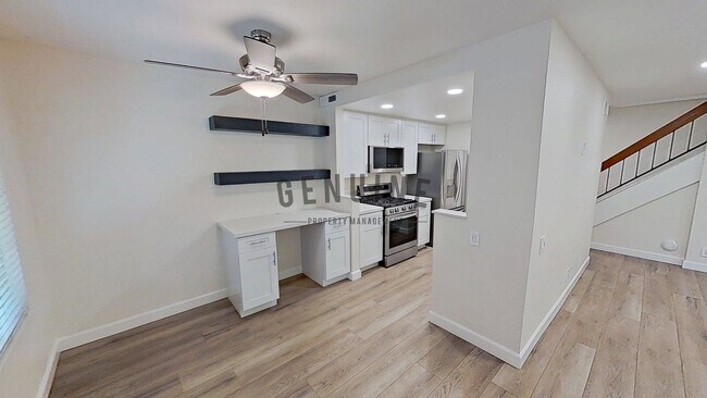 Foto del edificio - 3 Bedroom Beautifully Upgraded Home in Ana...