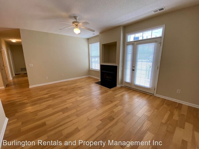 Building Photo - 2 br, 2 bath House - 3009 Winston Dr #88