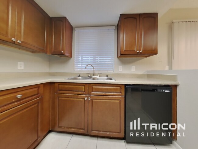 Foto del edificio - 8801 W Meadowbrook Avenue Phoenix AZ