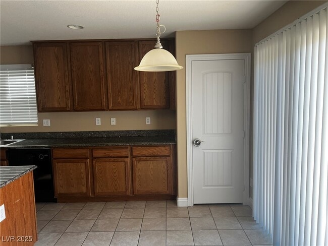 Building Photo - 10230 Headrick Dr