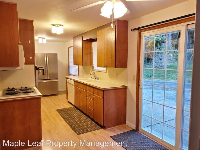 Building Photo - 3 br, 1.5 bath House - 4607 242nd St SW