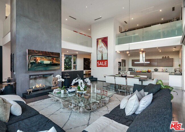 Foto del edificio - 2651 Nichols Canyon Rd