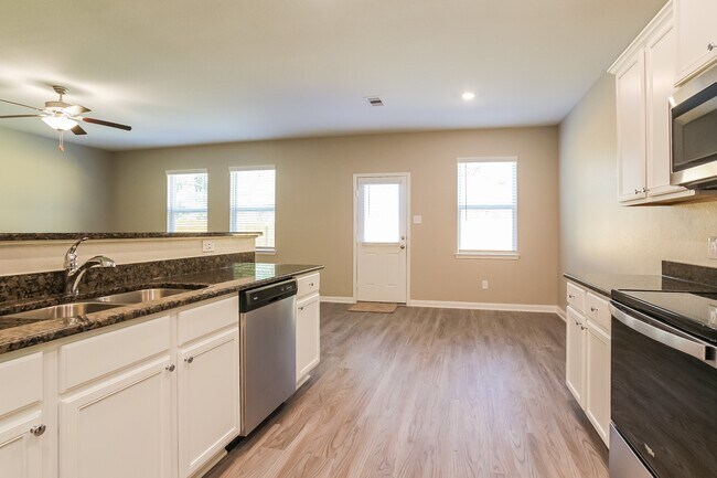 Foto del edificio - 27064 Leonardo Dr