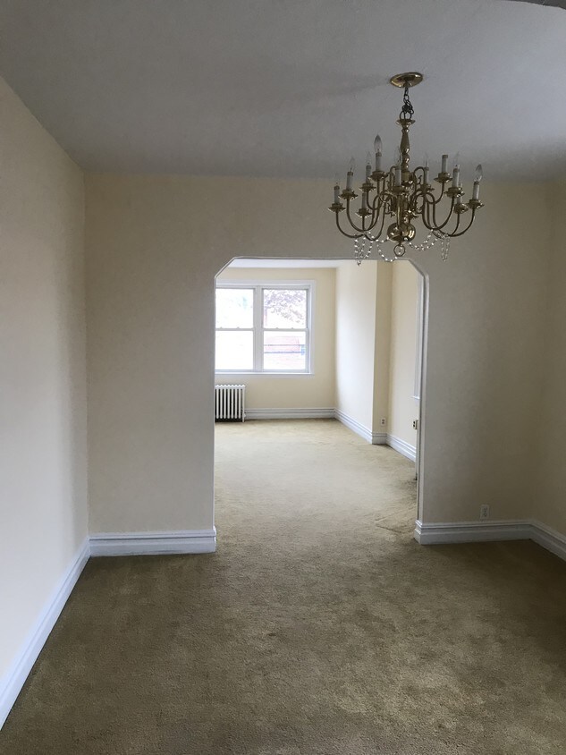 Foto principal - 2727 Laconia Ave