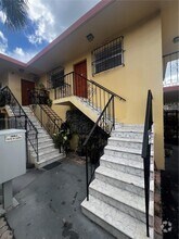 Building Photo - 619 SW 11th Ave