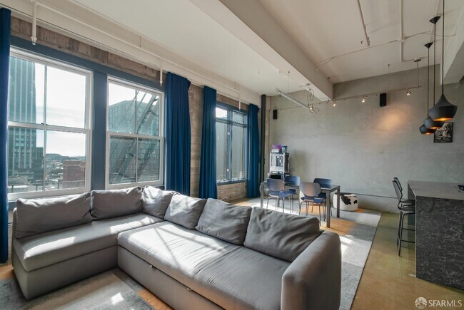 Foto del edificio - 2 Mint Plaza