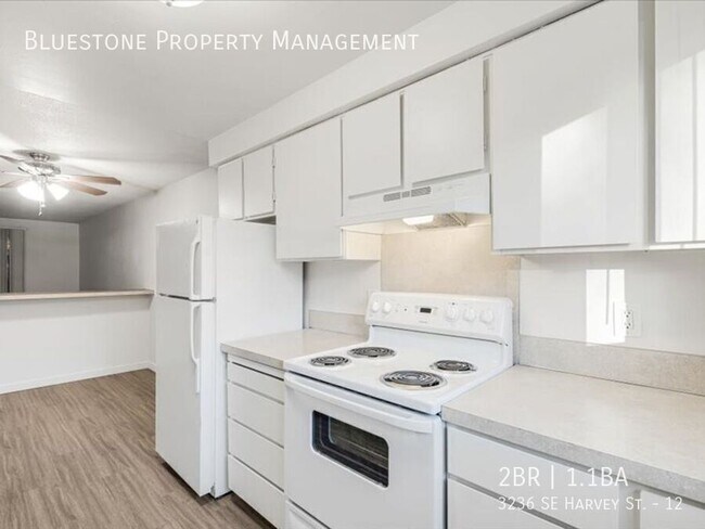 Building Photo - 3236 SE Harvey St