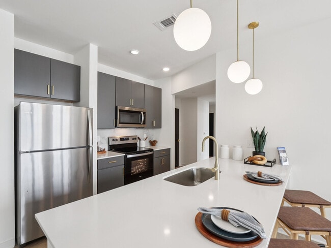 Building Photo - Commodore Old Town Manchester