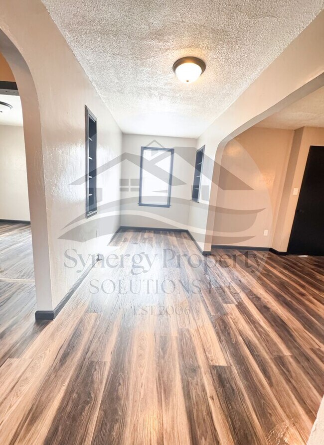 Foto del edificio - Available Now