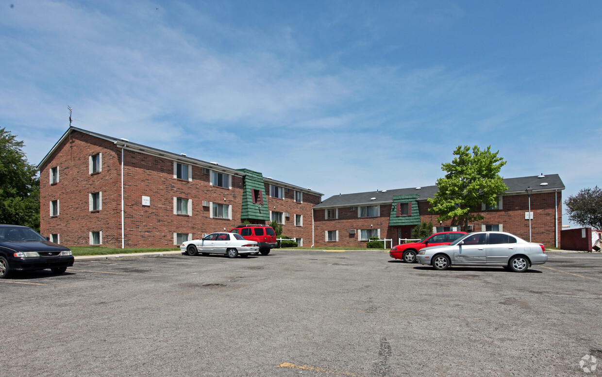 Primary Photo - Cassady Village Apartments