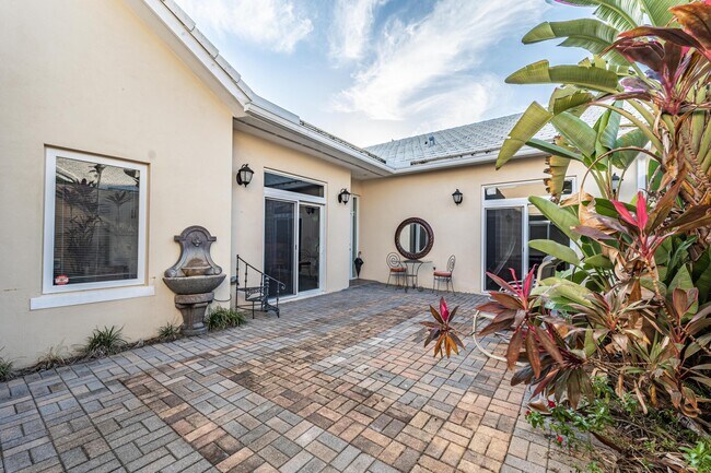 Building Photo - 17341 Bermuda Village Dr