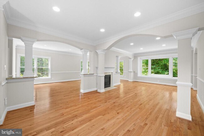 Foto del edificio - 1310 Forestwood Dr