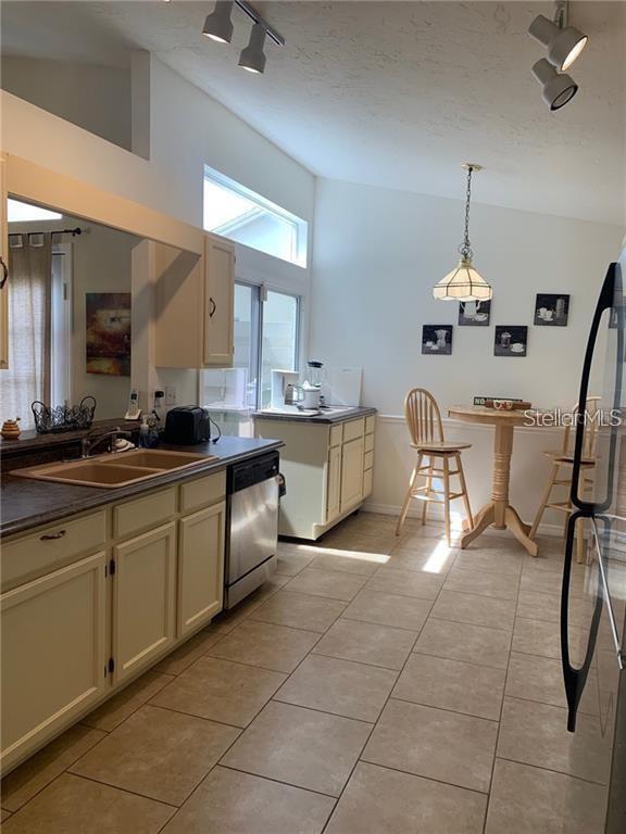 Building Photo - 4810 Raintree St Cir E