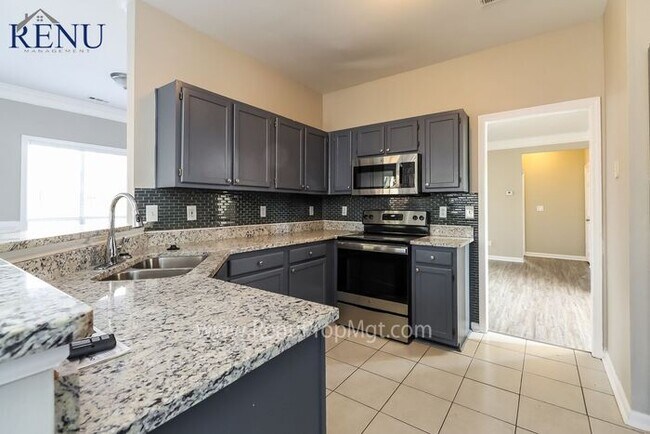 Building Photo - Now Available! 3 bed 2.5 bath!