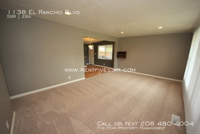 Building Photo - 1138 El Rancho Blvd